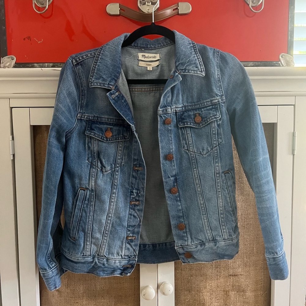 Madewell woman’s classic jean jacket, NEVER WORN!
